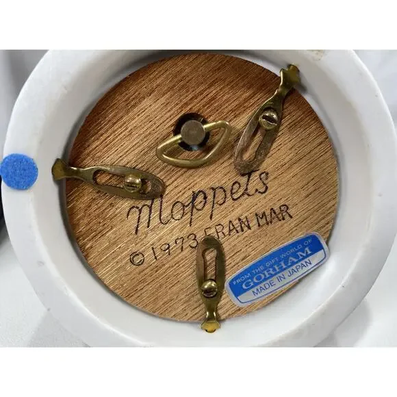 Moppets 1973 Gorham Musical Girl Sitting On hill 7" Tall Plays Someday My Love - Picture 4 of 7